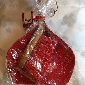 VIGAR KITCHEN METAL/WOODEN DUST PEN & BRUSH